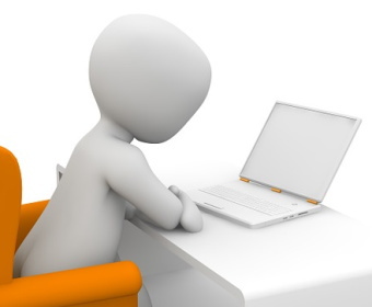 パソコンをいじる人